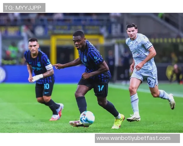 国米官方宣布博尼左膝轻微扭伤下周将进行进一步评估 国米官方宣布博尼左膝轻微扭伤下周将进行进一步评估