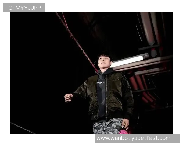 杨瀚森在第三节表现出色应该在第四节继续上场争取胜利